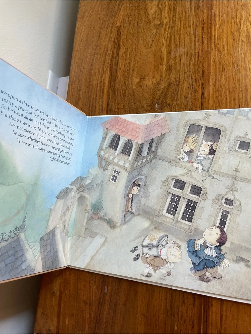 Hans Christian Anderson/ Eve Tharlet The Princess and the Pea Kids Picture Book